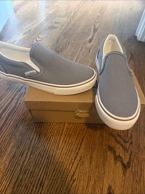 Cull4U Gray Canvas Slip-On Sneaker